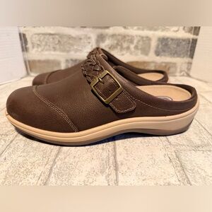 Woman’s Casual Orthofeet comfort Slip-On Clog in Brown with Buckle Sz 7